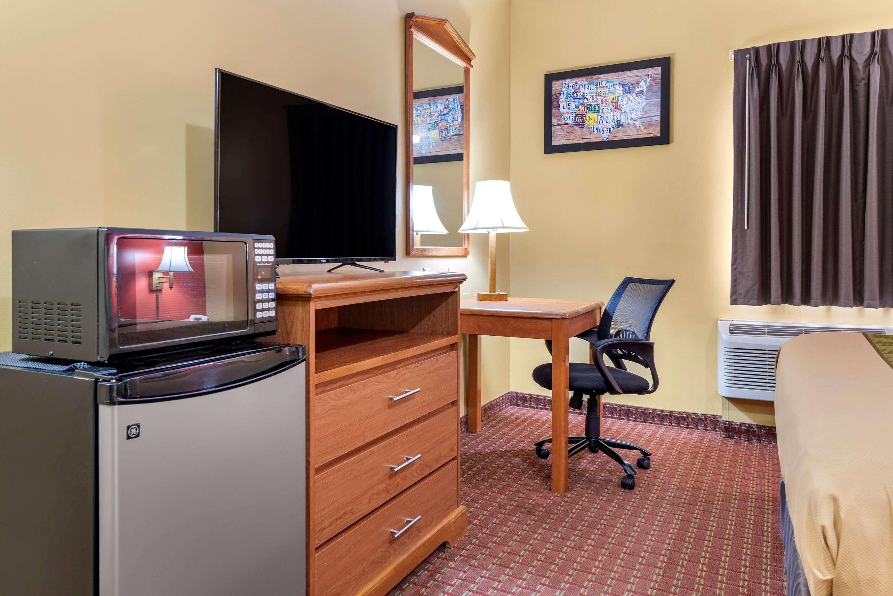 Econo Lodge Louisville Airport Dış mekan fotoğraf