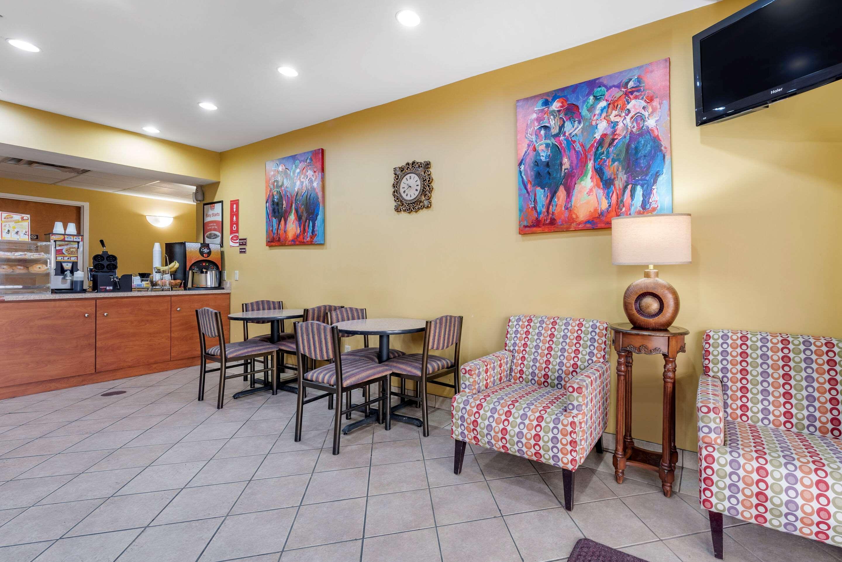 Econo Lodge Louisville Airport Dış mekan fotoğraf