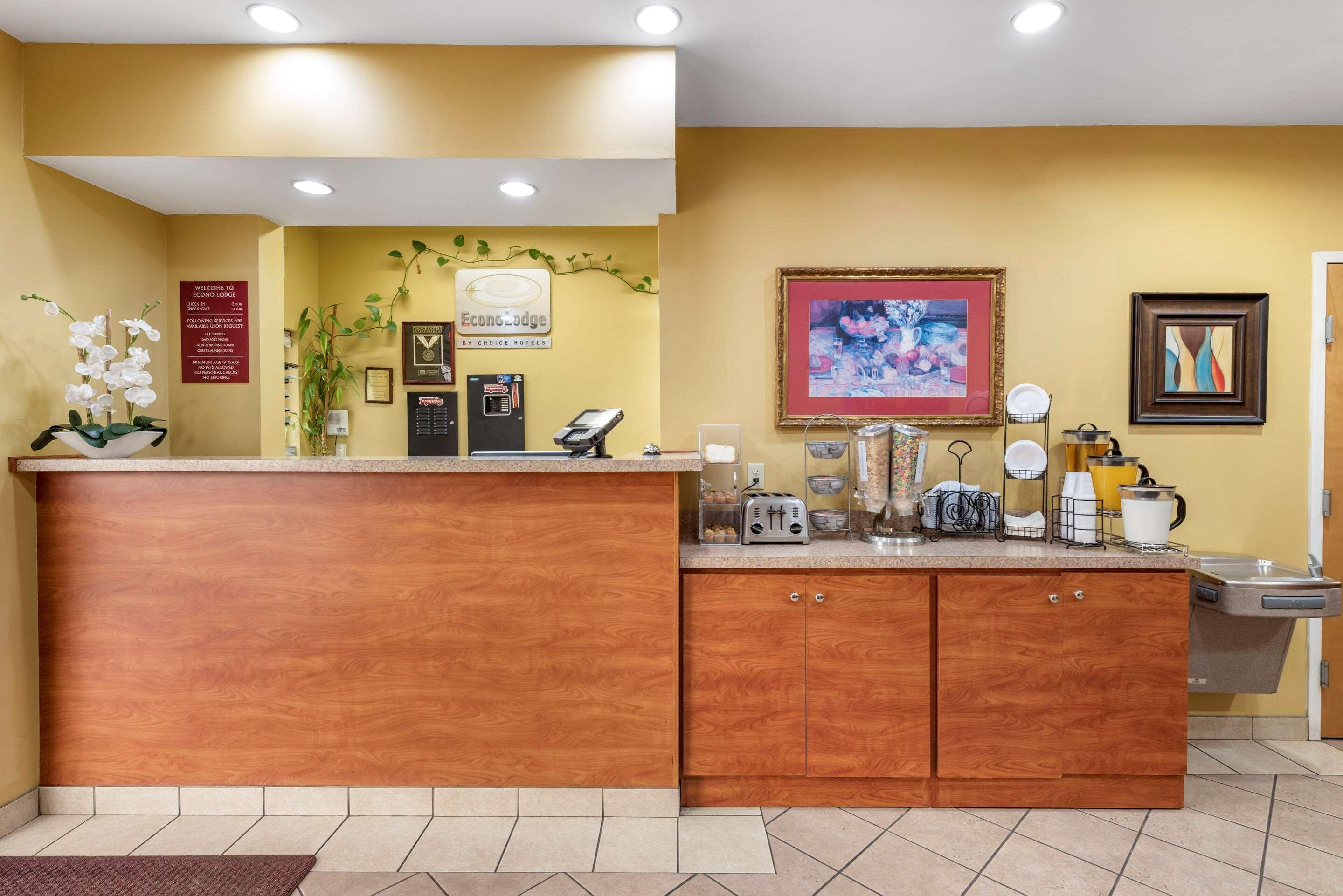 Econo Lodge Louisville Airport Dış mekan fotoğraf